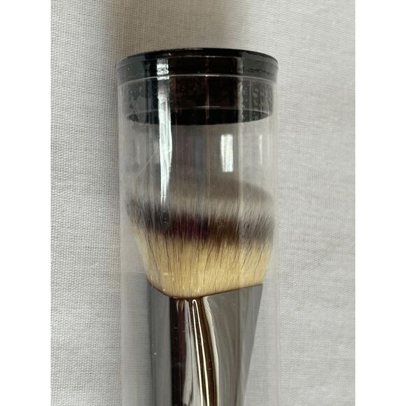 IT Cosmetics Heavenly Luxe Duel-Ended Buff & Blend Facial Brush No. 23 NIB - Picture 3 of 4